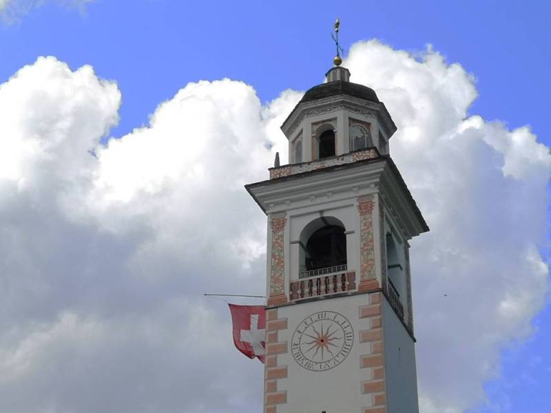 Il campanile della Chiesa riformata di Poschiavo