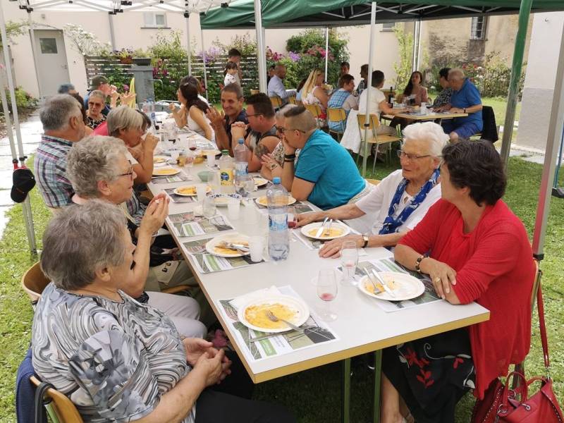 Nel giardino della chiesa riformata