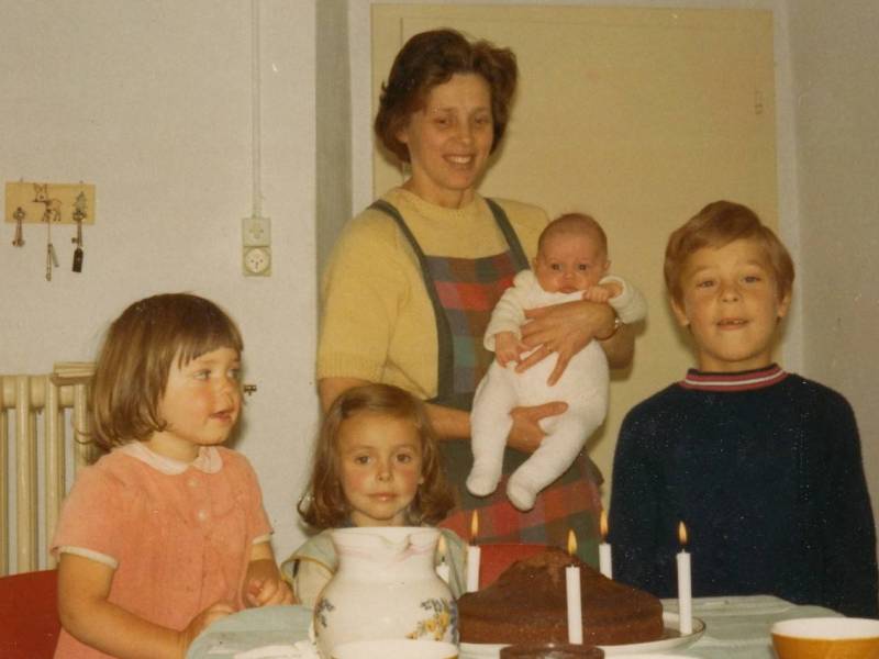 La moglie Anita, con i figli Franco, Laura, Anna e Daniele