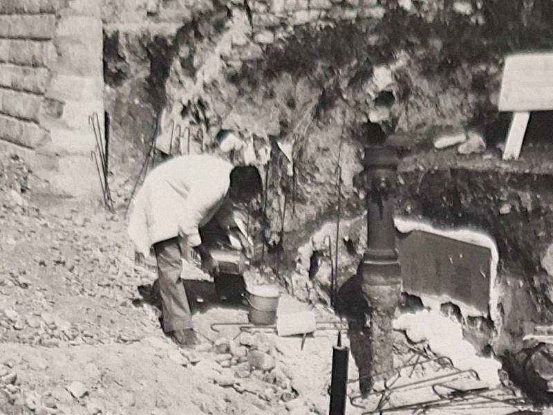 L'archeologo Armon Planta al lavoro a Brusio