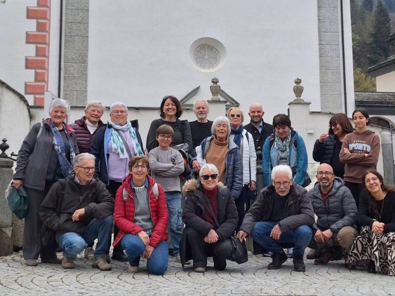 Davanti alla chiesa di Poschiavo