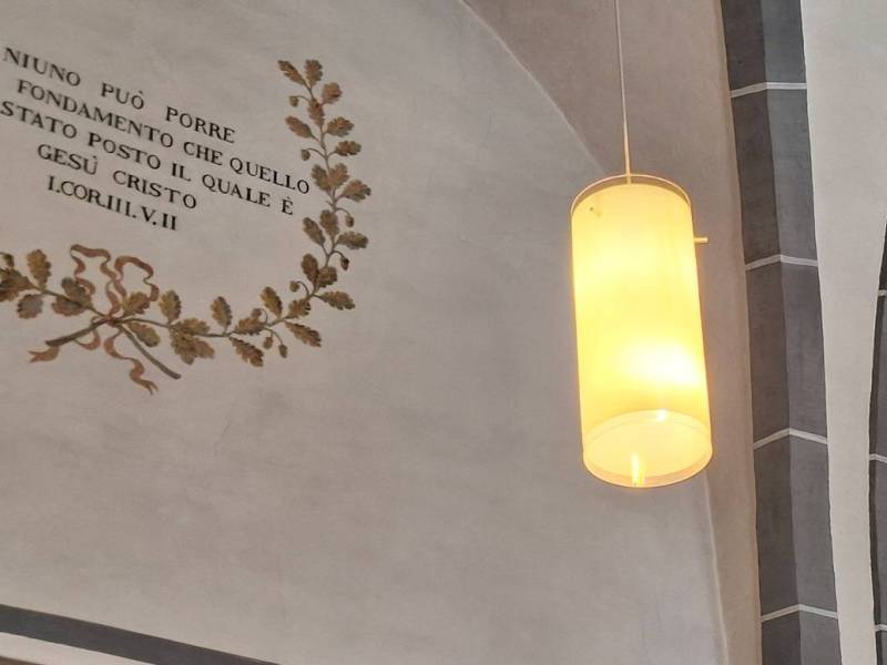 Potenziate le lampade, ora con luce più calda