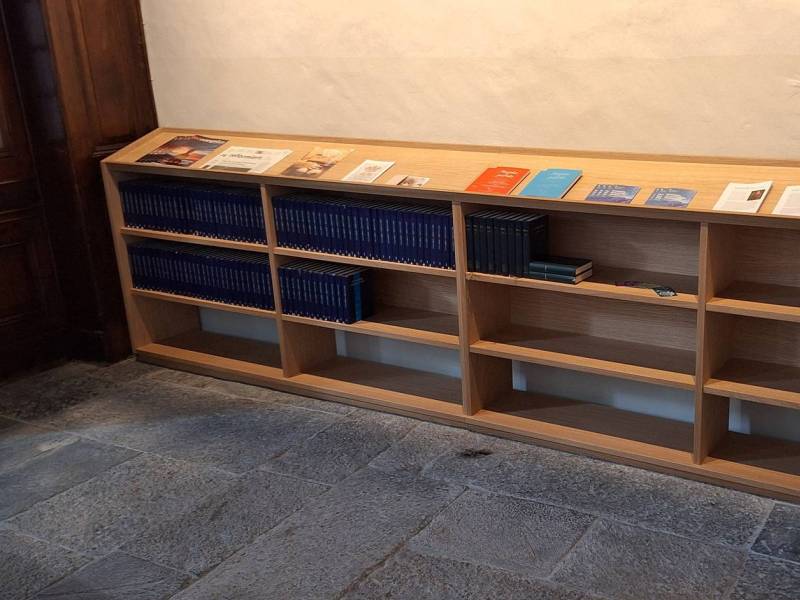 Espositore nell'ingresso