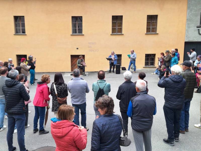Il Canto degli alberi - Sosta in piazzetta Misani