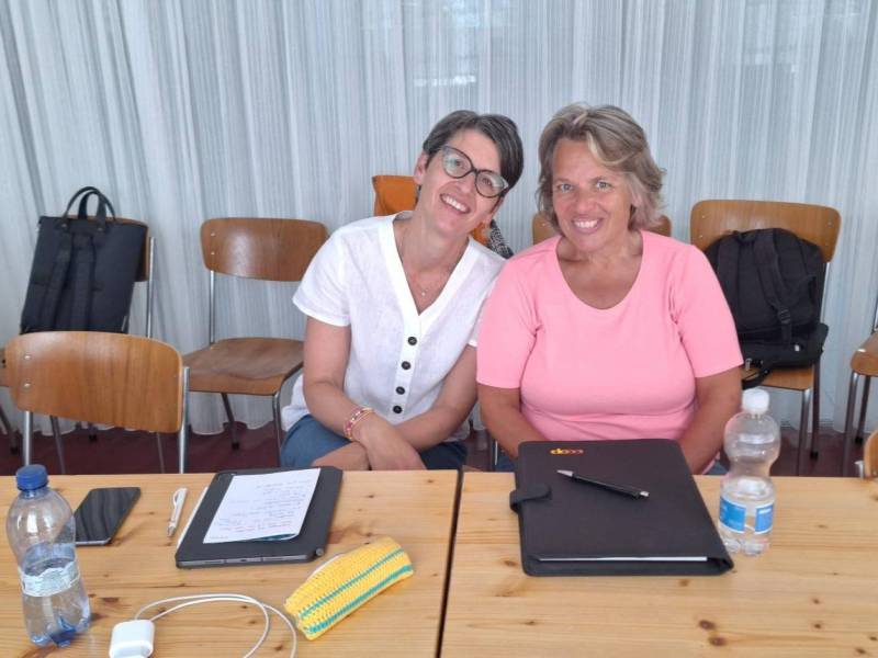 Olga Lardelli (sin.), Sandra Pedrussio (des.)